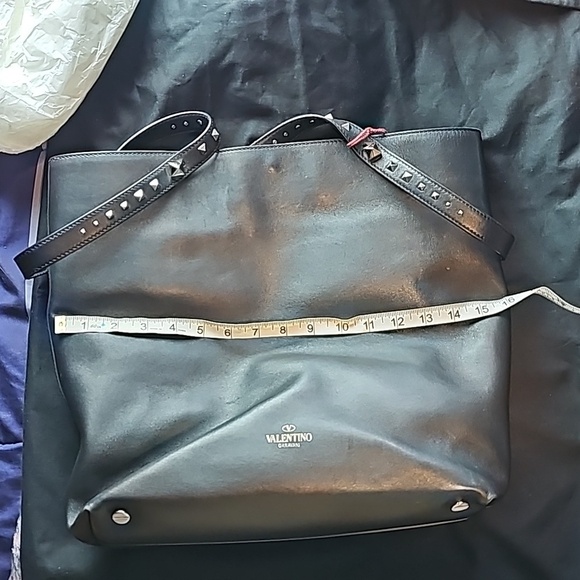 VALENTINO Garavani Rockstud Leather Shopper Tote Bag Black Valentino Garavani Black Leather Tote Bag